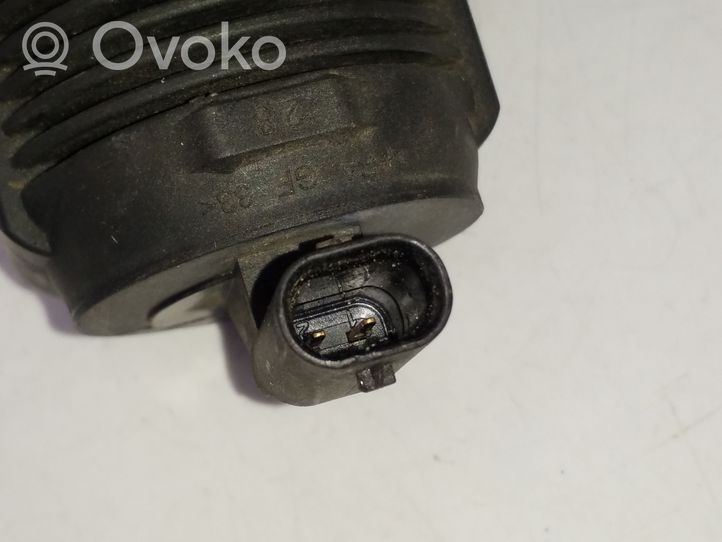 Volkswagen Jetta VI EGR valve 06J131097C