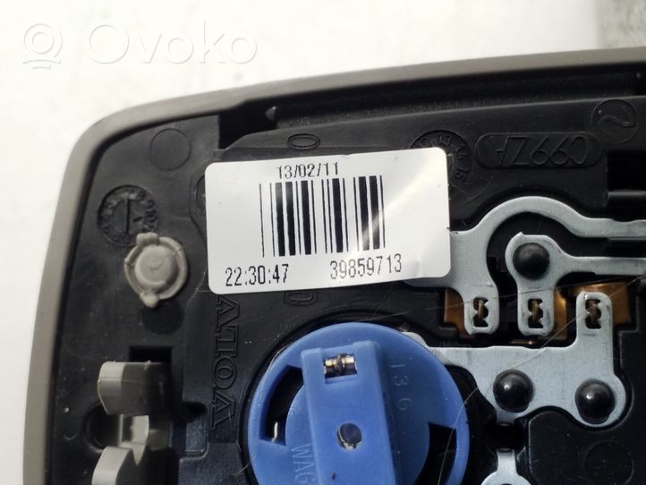 Volvo S60 Lampka podsufitki tylna 39859713