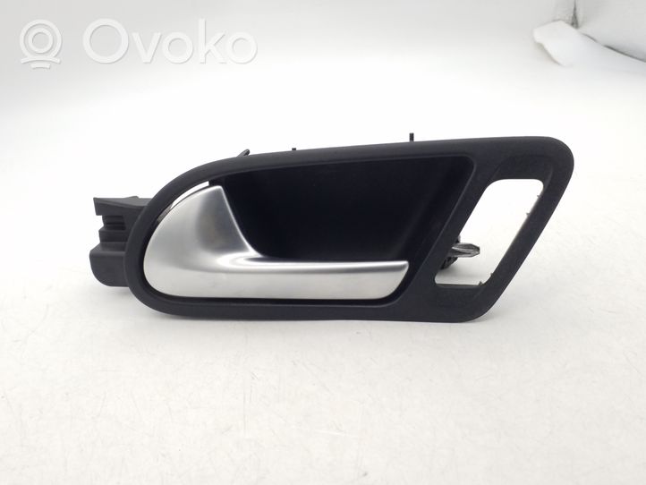 Volkswagen Jetta VI Front door interior handle 5N2837113