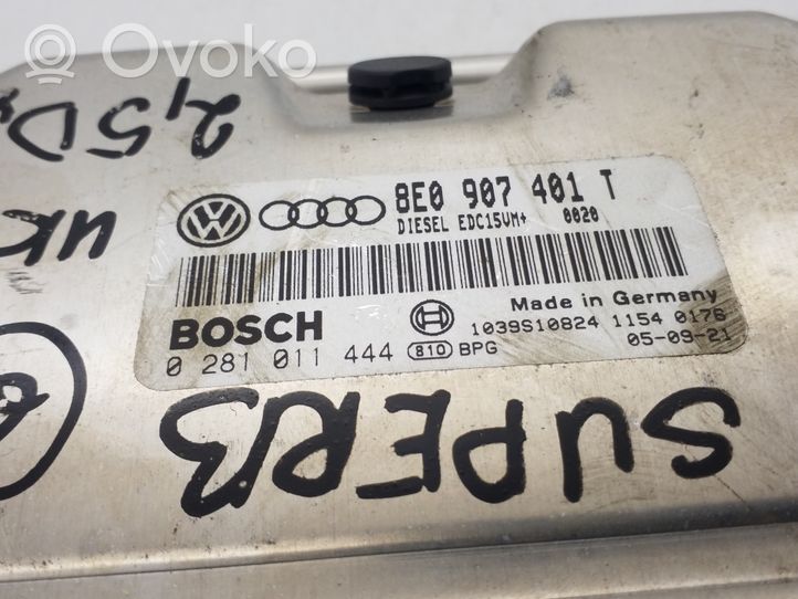 Skoda Superb B5 (3U) Komputer / Sterownik ECU silnika 8E0907401T