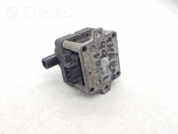 Volkswagen Golf III Bobine d'allumage haute tension 6N0905104