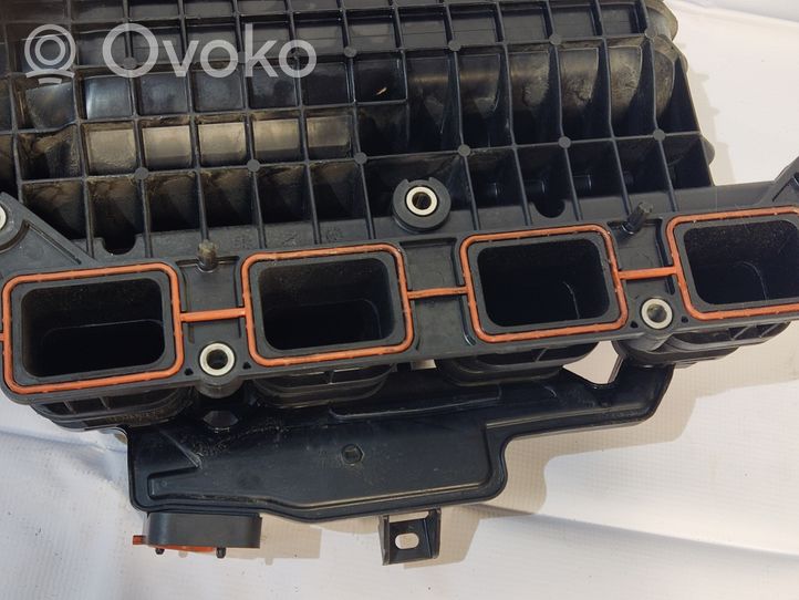 Toyota RAV 4 (XA40) Kolektor ssący 