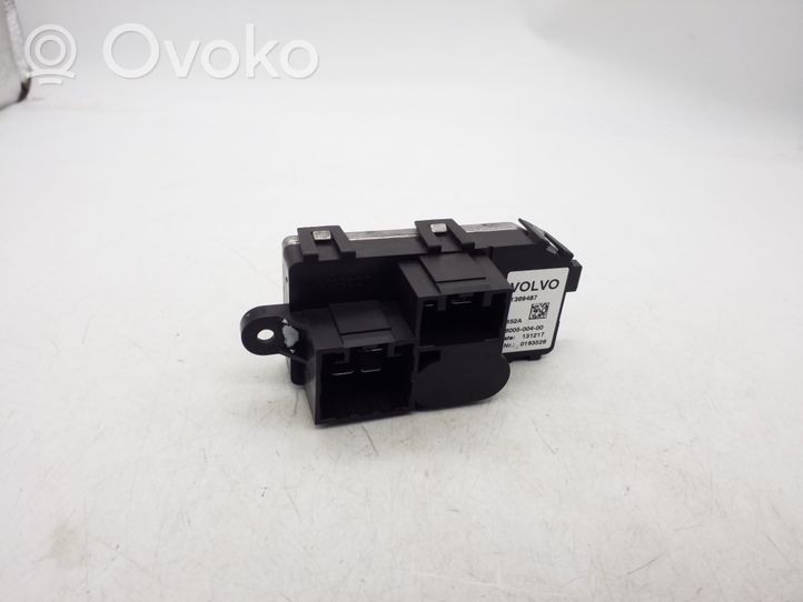 Volvo V40 Heater blower fan relay 31369487