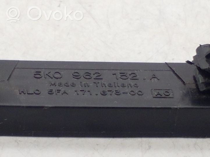 Volkswagen Tiguan Antena wewnętrzna 5K0962132A