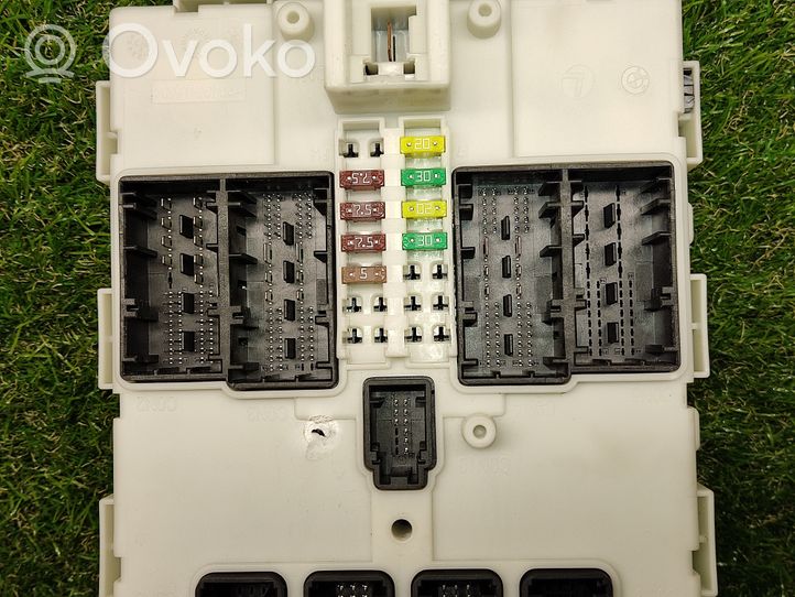 BMW 3 F30 F35 F31 Unité de contrôle à bord d'alimentation 6824383