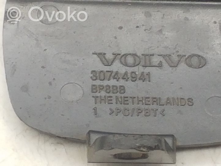 Volvo S40 Zaślepka / Osłona haka holowniczego przednia 30744941