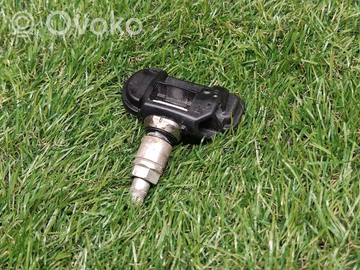 Opel Astra J Tire pressure sensor 13581560