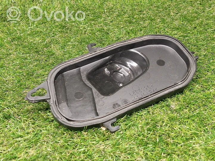 Volvo S60 Headlight/headlamp dust cover 89502329