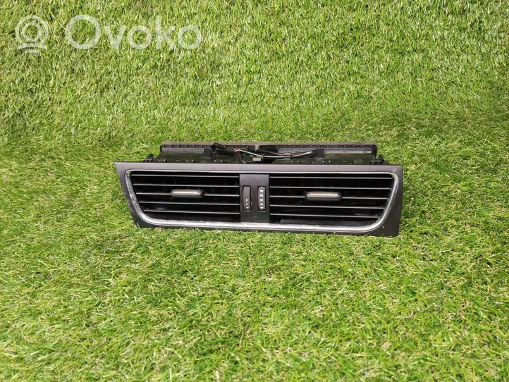 Audi A4 S4 B8 8K Centrālais gaisa ventilācijas režģis 8T1820951C