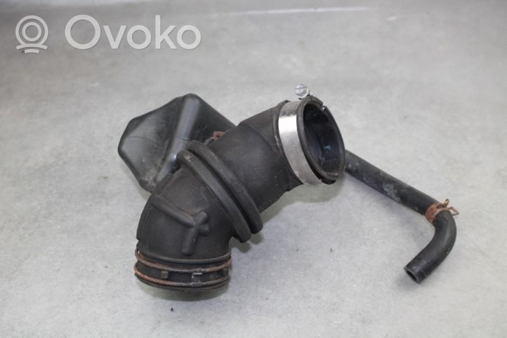 KIA Rio Altra parte del vano motore 282101Y200