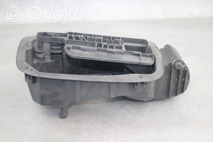 Mercedes-Benz C W204 Maniglia di rilascio del tappo carburante A2046300067