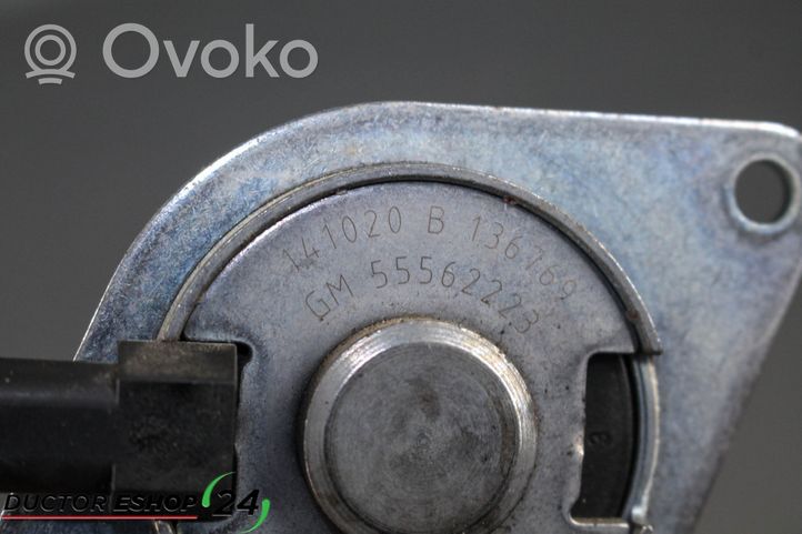 Opel Mokka Другая деталь двигателя 55562223