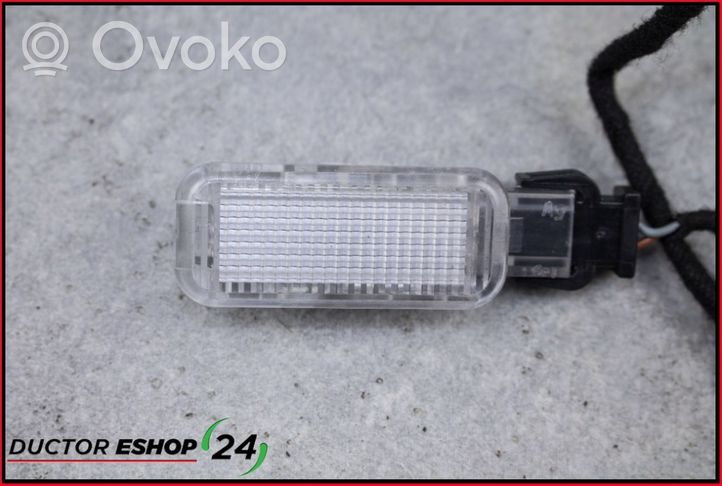 Audi A2 Altre luci abitacolo 8Z2971679