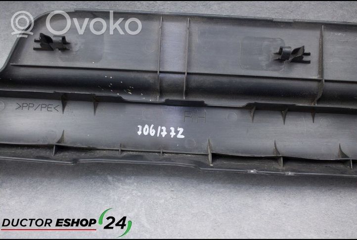 Toyota Yaris Copertura del rivestimento del sottoporta anteriore 679130D020