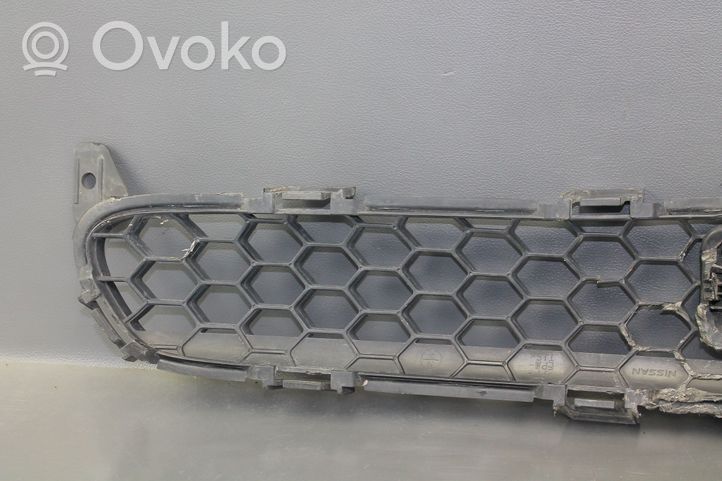 Infiniti EX Front bumper upper radiator grill 622561BA2A