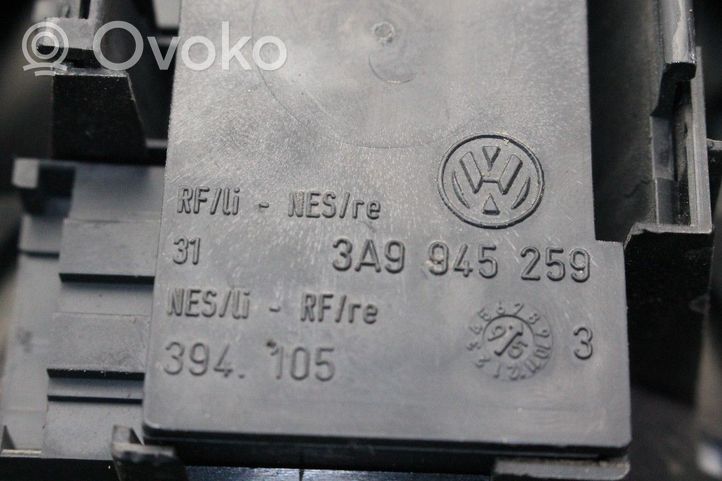 Volkswagen PASSAT B4 Feux arrière sur hayon 3A9945107B