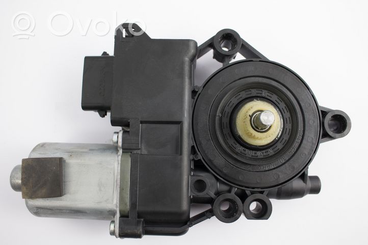 KIA Sorento Motorino alzacristalli della portiera anteriore 824602P010