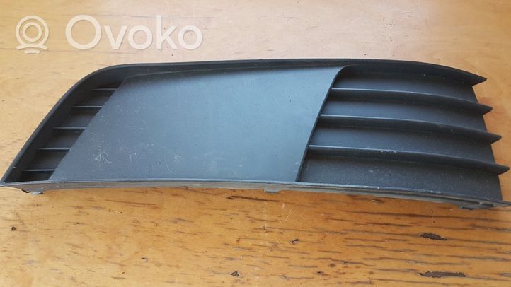 Skoda Octavia Mk3 (5E) Grille inférieure de pare-chocs avant 