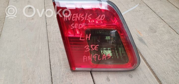 Toyota Avensis T270 Światło przeciwmgielne tylne 