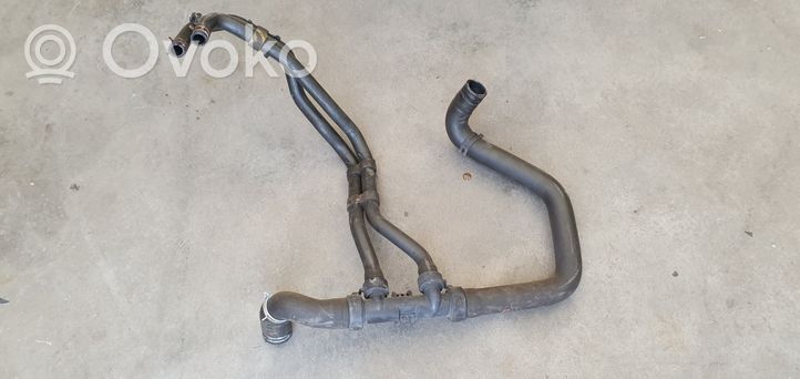 Renault Kangoo II Tuyau de liquide de refroidissement moteur 