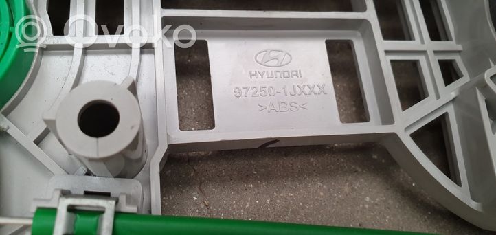 Hyundai i20 (PB PBT) Maskownica centralnego głośnika deski rozdzielczej 