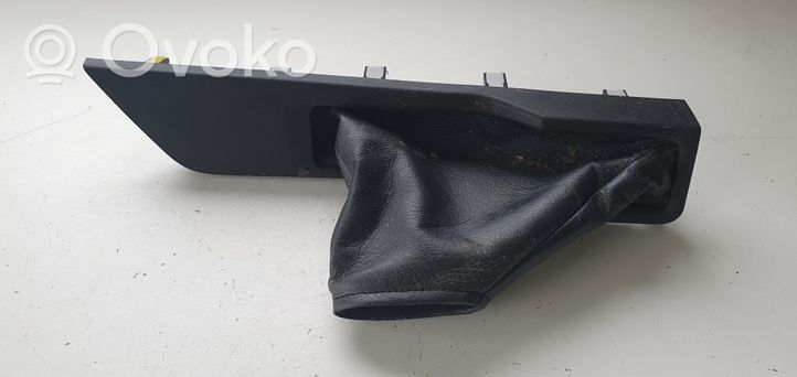 Toyota RAV 4 (XA40) Rivestimento freno a mano 