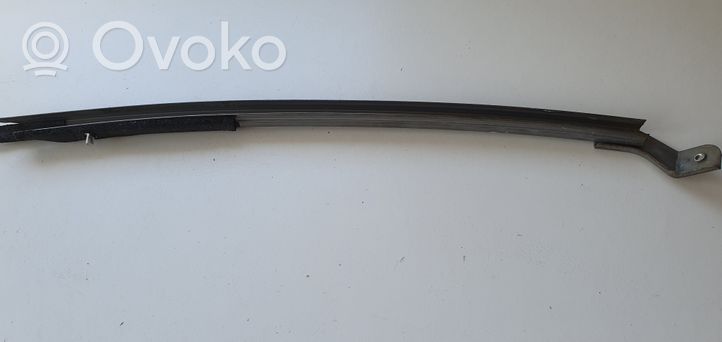 Honda CR-V Rear door windshield rail 