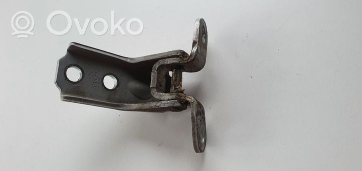 Hyundai Santa Fe Front door lower hinge 