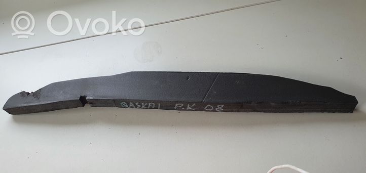 Nissan Qashqai Wygłuszenie / Pianka błotnika przedniego 