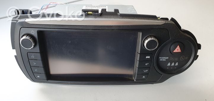 Toyota Yaris Panel / Radioodtwarzacz CD/DVD/GPS 