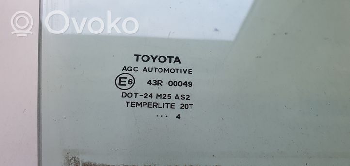 Toyota Auris E180 Etuoven ikkunalasi, neliovinen malli 