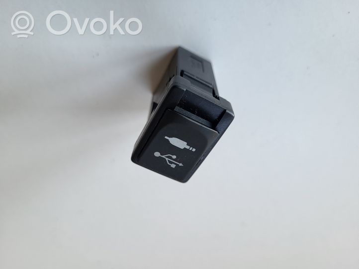 Toyota Verso Connettore plug in USB 