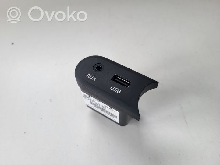 KIA Pro Cee'd II Gniazdo / Złącze USB 