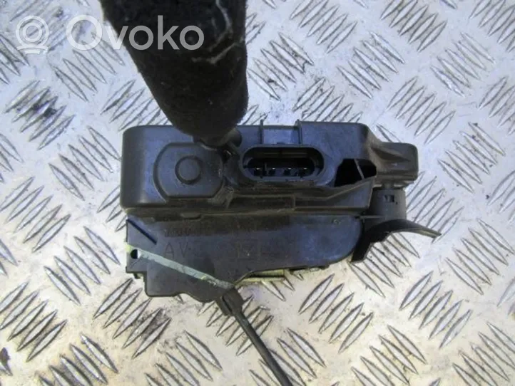 Renault Espace III Front door lock 8200017972