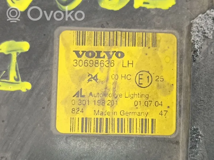 Volvo S40 Lampa przednia 30698636