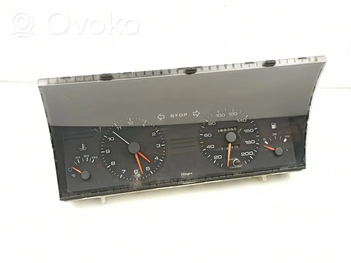 Peugeot 405 Compteur de vitesse tableau de bord 9610112780