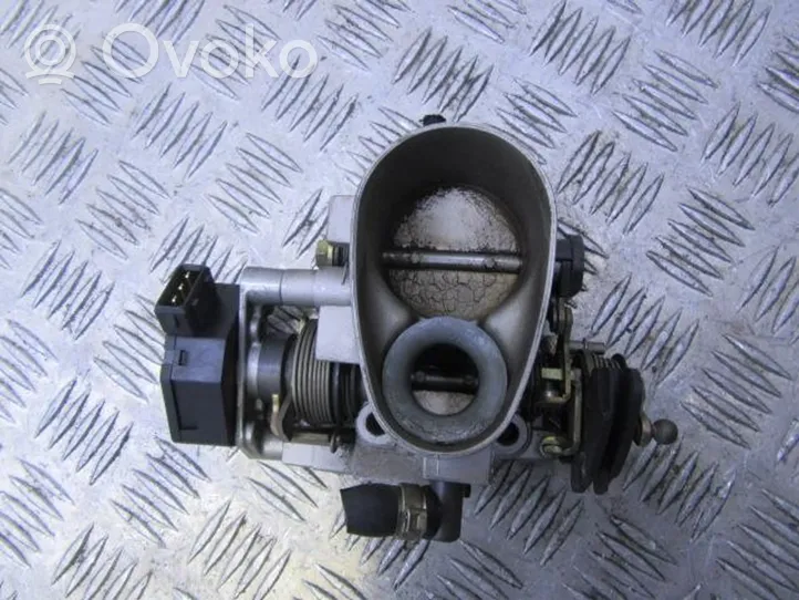 Audi 80 90 S2 B4 Boîtier papillon 82156037061R