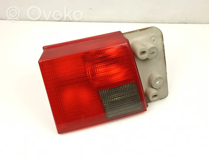 Audi A6 S6 C4 4A Lampy tylnej klapy bagażnika 4A0945093