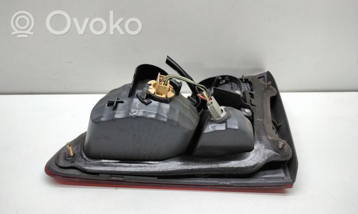 Toyota Avensis Verso Takaluukun takavalot 