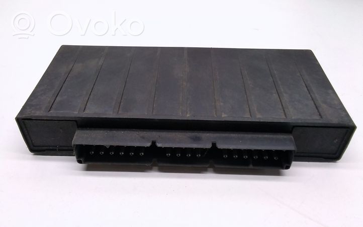 BMW 7 E32 Module confort 1379372