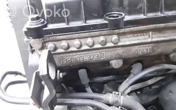 Volkswagen PASSAT B5.5 Silnik / Komplet 038103373R