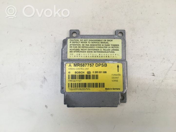 Mitsubishi Colt Turvatyynyn ohjainlaite/moduuli MR587757DPSB