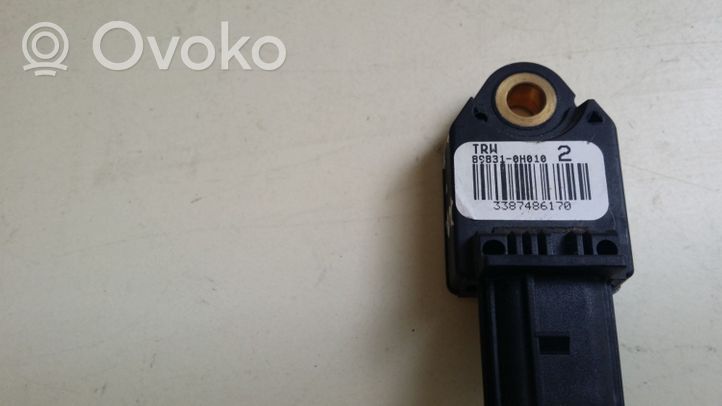 Toyota Yaris Sensore d’urto/d'impatto apertura airbag 898310H010