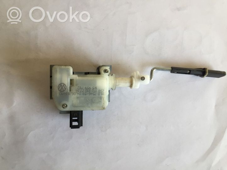 Volkswagen Touran II Fuel tank cap lock motor 1T0810773A