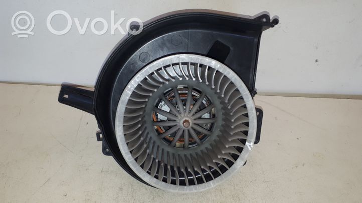 Volkswagen Polo IV 9N3 Lämmittimen puhallin 6Q2819015G