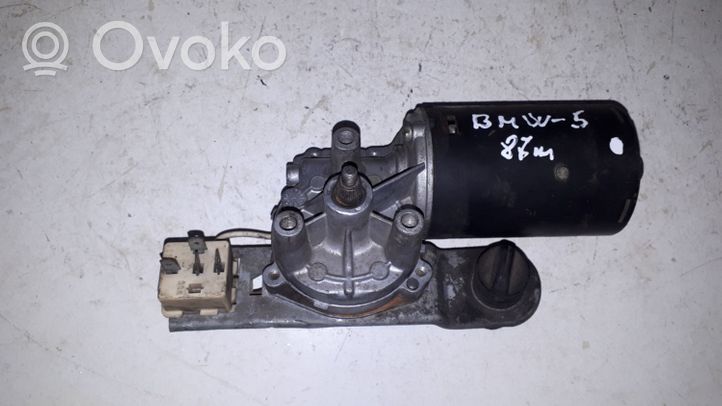 BMW 5 E28 Moteur d'essuie-glace 0390241081