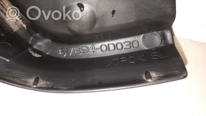 Toyota Yaris Takaluukun koristelista 678940D030