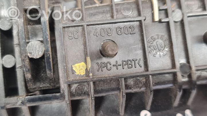 Chevrolet Aveo Klamka zewnętrzna drzwi przednich 96409602