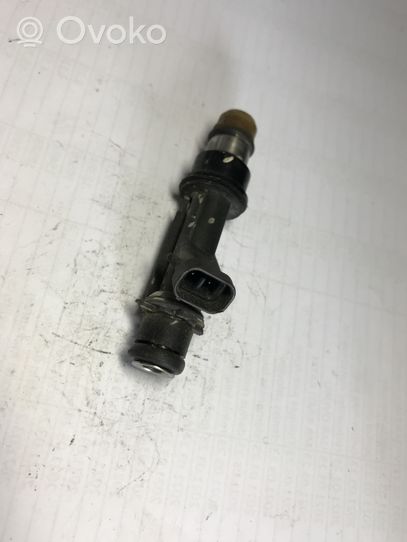 Chevrolet Tacuma Fuel injector 25315853