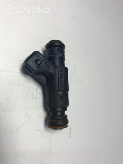 Audi A4 S4 B7 8E 8H Fuel injector 06B133551M